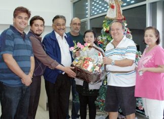 Premprecha and Supanee Dibbayawan of Jural Law are all smiles as the Pattaya Mail Media Group team pays a courtesy call to their guides and mentors wishing them a Holy Christmas and a Happy New Year. (L to R) Tony, Prince and Peter Malhotra, Korn Kij-amorn and Primprao Somsri.